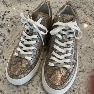 Slides size 7 low top fashion sneakers